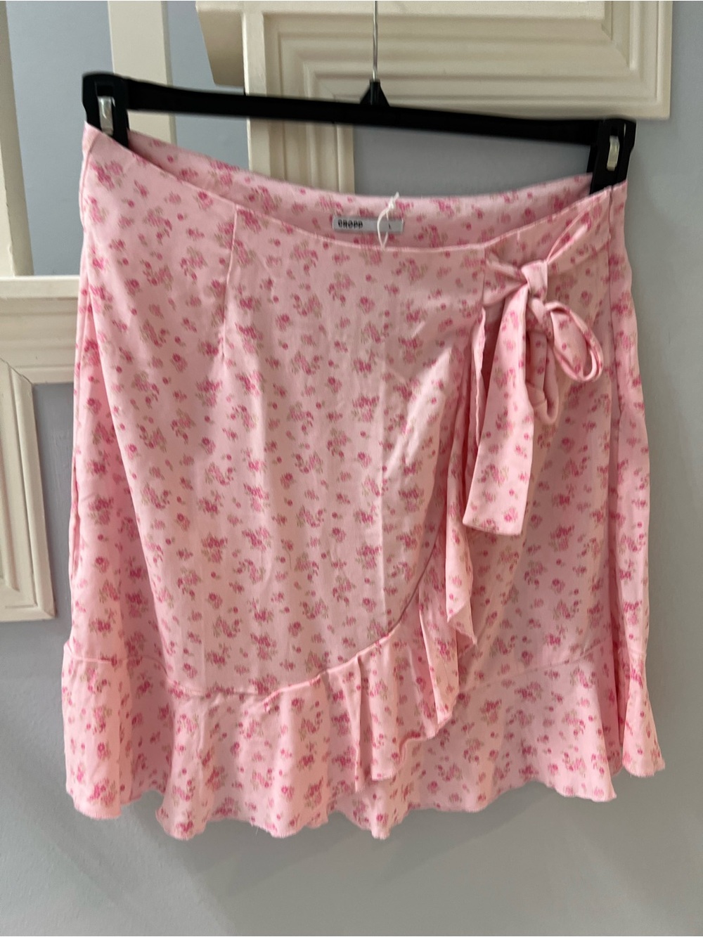 Cropp Pink Floral Wrap Skirt – Size L – NWT